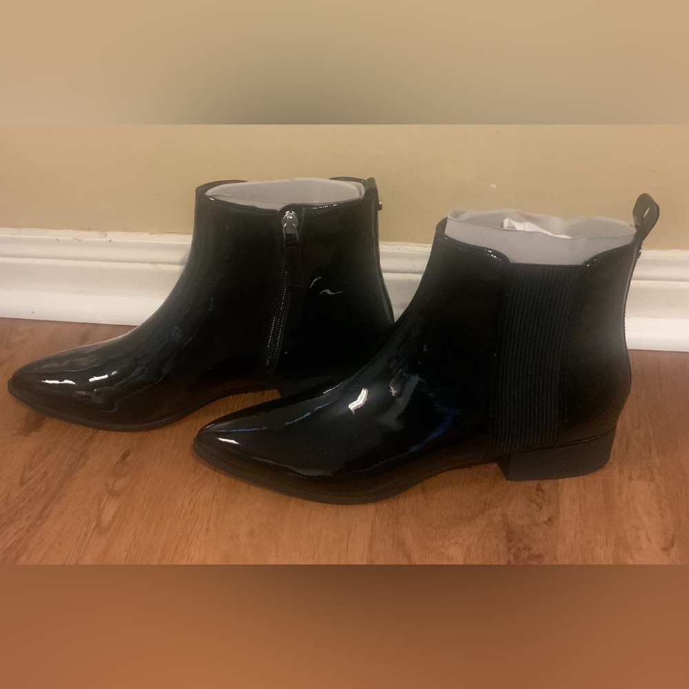 DKNY  Tallie Chelsea Boot